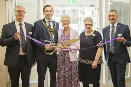 Mayor helps open Care UK’s newest home